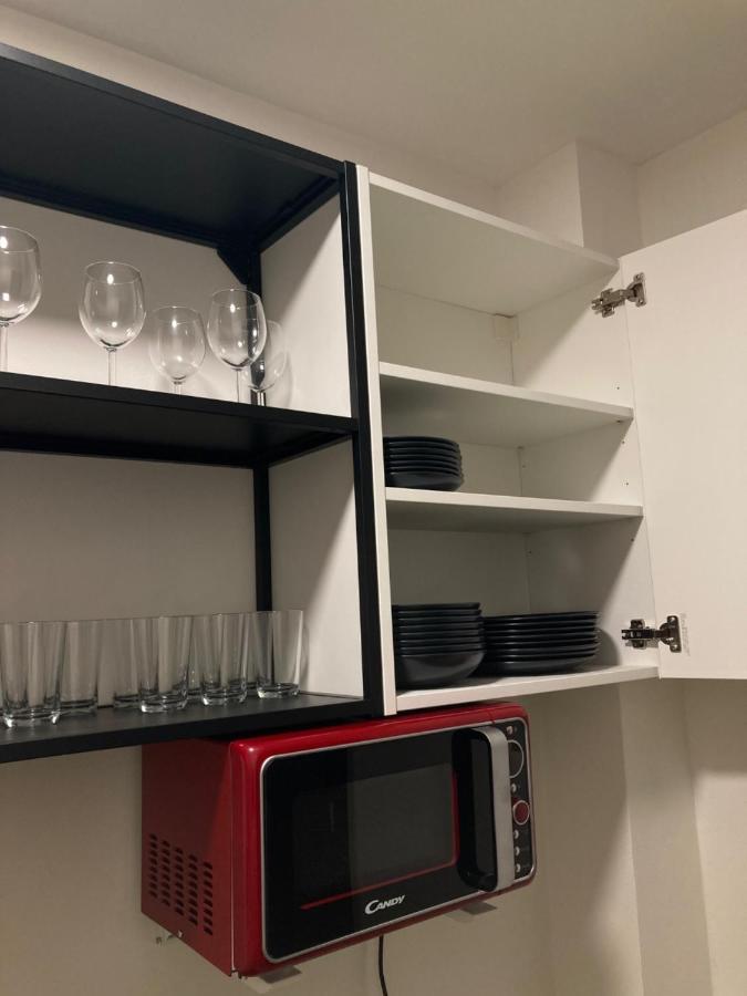 Capsule Hostel Zizkov Tower プラハ エクステリア 写真